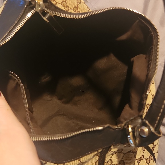 Gucci Abby (authentic) handbag ..perfect condition - Picture 5 of 8